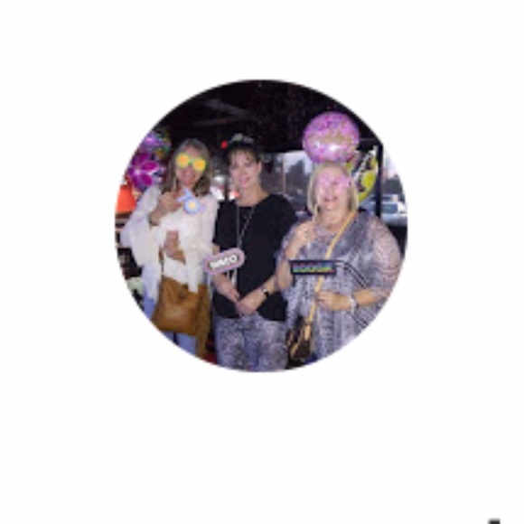 this woman come on yourpage telling you to take down your merchandise,don’tdoit - Picture 2 of 5